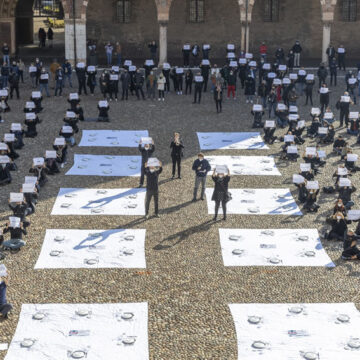 Settore ristorazione e intrattenimento: in oltre 10.000 in 24 piazze italiane “Siamo a terra! Ci rialzeremo ma gli aiuti arrivino subito”!