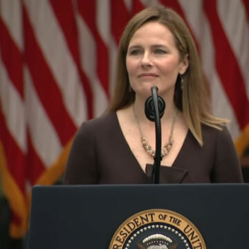 USA: l’elenco dei democratici che hanno attaccato Amy Coney Barrett per la sua fede cattolica