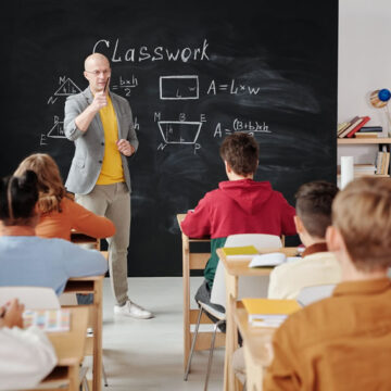 Scuola: riaprire in sicurezza. Vaccinazione unica soluzione?