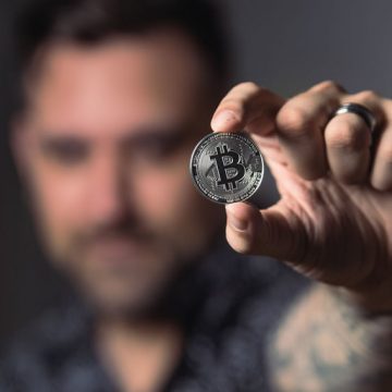 Bitcoin: l’era delle criptovalute e come entrare a farne parte