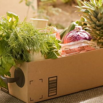 Rincari record per i generi alimentari. Banane +70%, pasta +30%, pane +10%