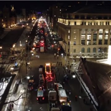 Canada – ciò che i media non fanno vedere: Camionisti manifestano contro le misure restrittive anti Covid-19 – Il Video