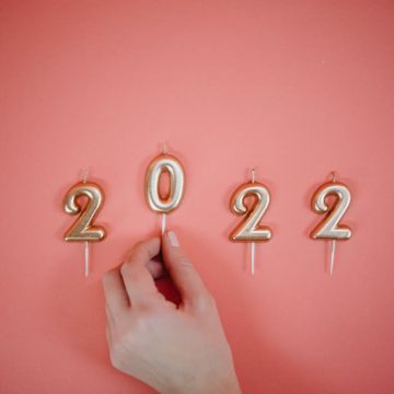 Come affrontare il 2022 e vivere felici (O quantomeno non disperati…)