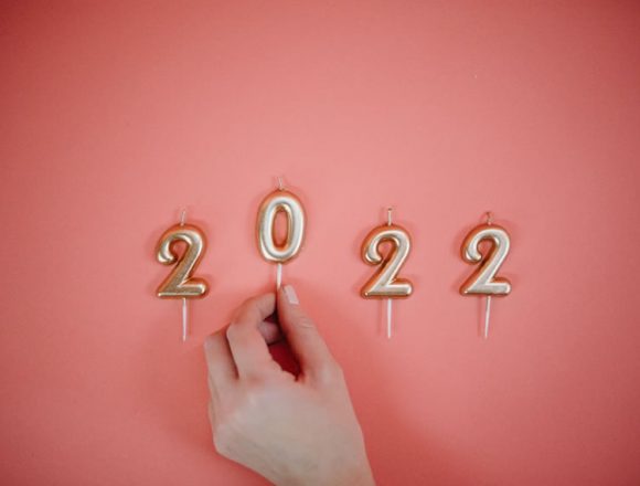 Come affrontare il 2022 e vivere felici (O quantomeno non disperati…)