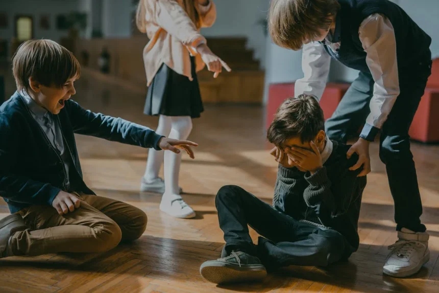 Bullismo a scuola: un fenomeno rischioso che incide anche sull’ambiente educativo