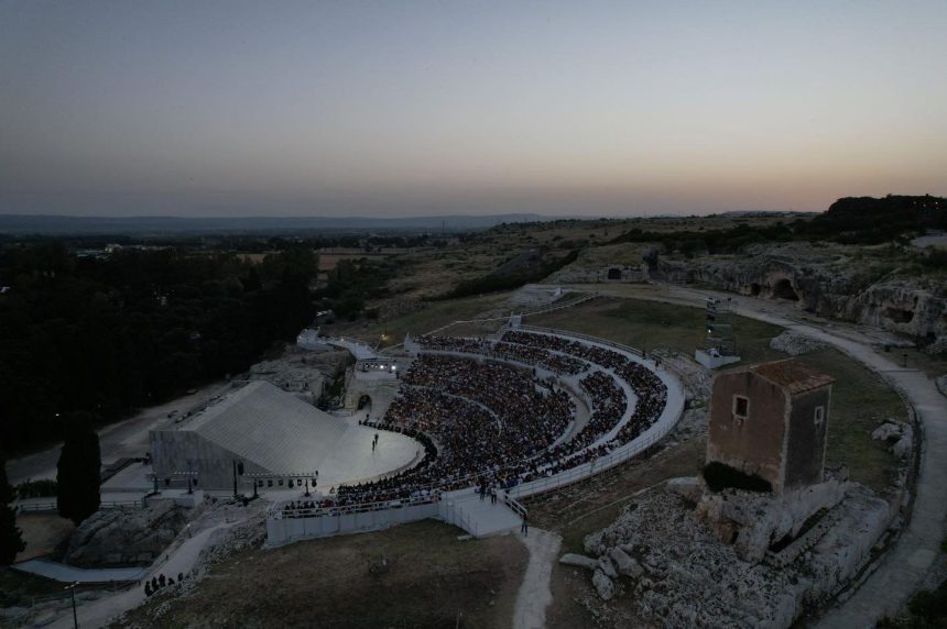 Siracusa, Teatro Greco stagione 2022: nuove agevolazioni per i residenti per le repliche dall’1 al 6 Luglio