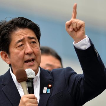 Giappone: la morte del’ex premier Shinzo Abe – Due colpi di pistola al torace mentre teneva un discorso elettorale