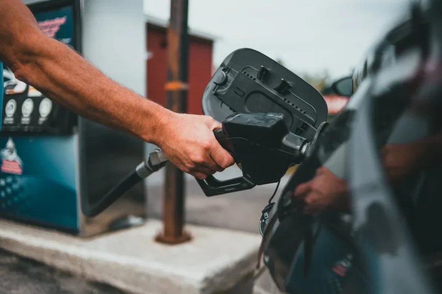 Benzina: Qe, self sale a 1,77 euro, schizza il diesel. Assoutenti: da carburanti pessimi segnali e il 20 settembre scade il taglio alle accise