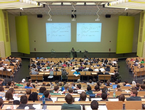 university-gefdd2ba3a_1920 Primo Master Executive in fitoterapia applicata: 37 studenti al traguardo della tesi