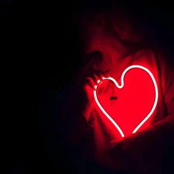 San Valentino: Cia, con boom prezzi rose a 10 euro nel bouquet predomina il verde