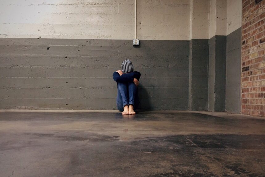 Salute – Disturbi mentali negli adolescenti: aumentano i fenomeni di autolesionismo e l’uso di sostanze