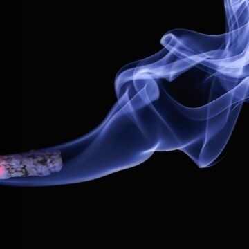 Tabagismo: in italia cresce il consumo di sigarette ed e-cig