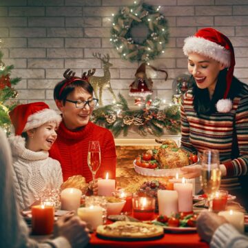 Natale: a tavola stop a smartphone, politica e domande scomode – Le 10 regole per non rovinare lo spirito delle feste