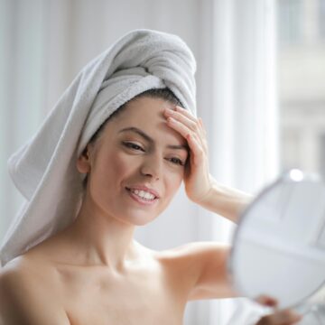 Idratazione, Skin Care, e protezione solare: ecco i beauty tips per i mesi più caldi