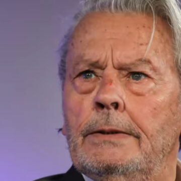 Addio ad Alain Delon: l’attore francese è spirato a 88 anni nella sua casa di Douchy
