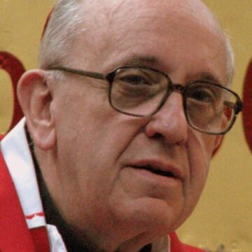 Papa Francesco è morto? Complottismo e fake news diffuse sui social