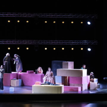 Teatro Vascello di Roma: La pulce nell’orecchio – dal 28 marzo al 3 aprile 2025