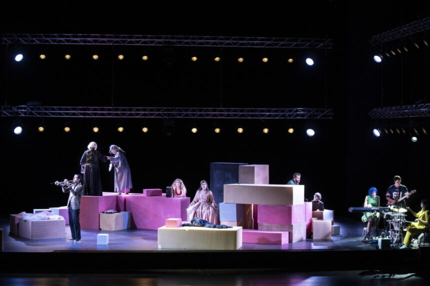 Teatro Vascello di Roma: La pulce nell’orecchio – dal 28 marzo al 3 aprile 2025