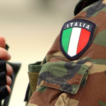 Luciana Litizzetto querelata dal tenente Pasquale Trabucco per le dichiarazioni contro i militari italiani