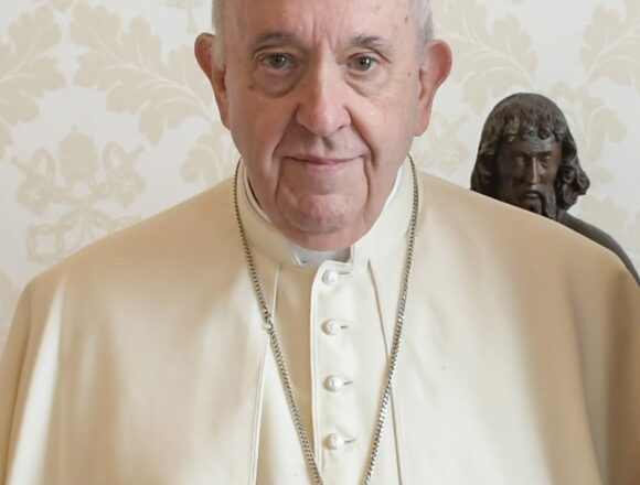 Il Presidente della Repubblica Sergio Mattarella incontra Papa Francesco Papa Francesco: “Antipapa” e “Papa usurpatore”?…Perché alcuni lo indicano come tale?