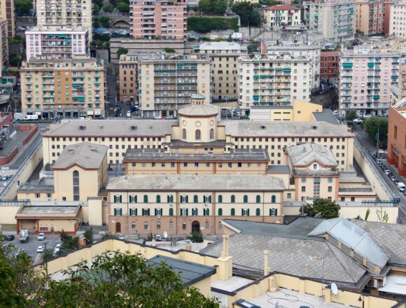 Carcere_di_Marassi Genova: i detenuti in rivolta nel carcere di Marassi – ferito un agente